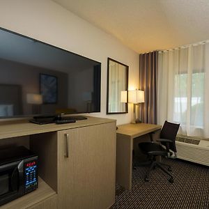 1 Queen Bed Mobility Accessible Room Non-Smoking